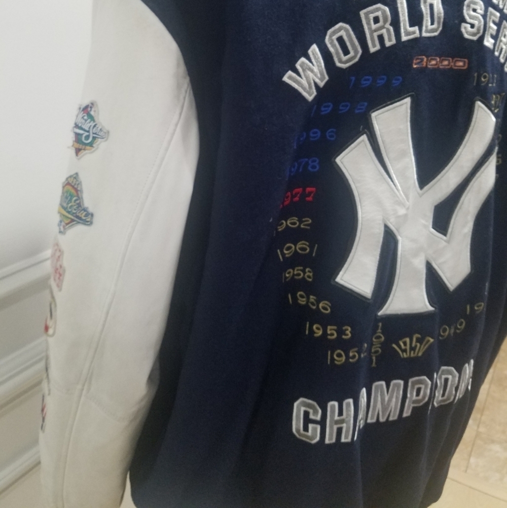 Genuine MLB Apparel - Picture 3 of 8